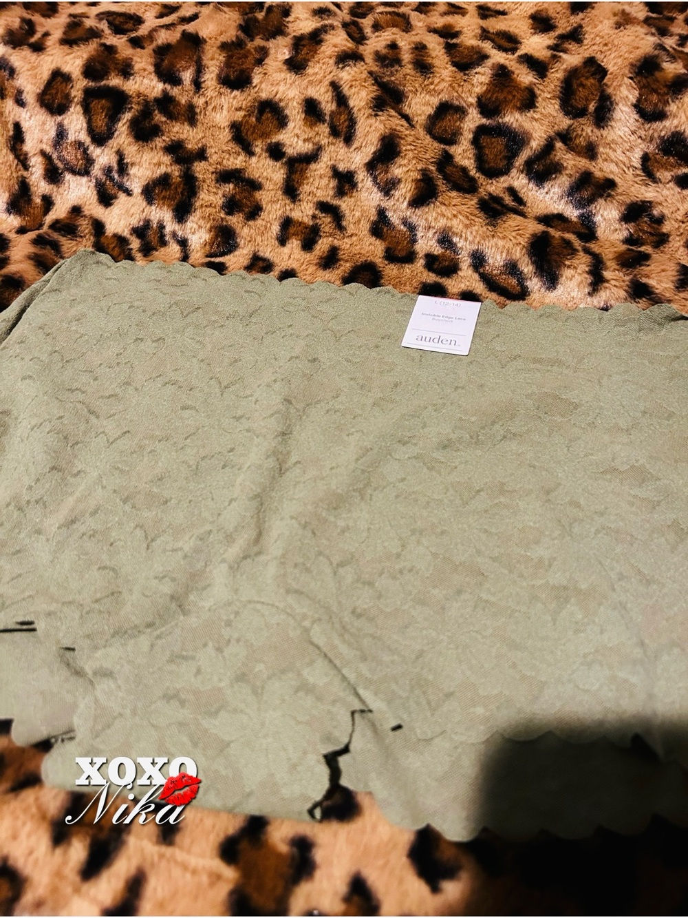 Auden invisible edge olive lace boyshorts - Large